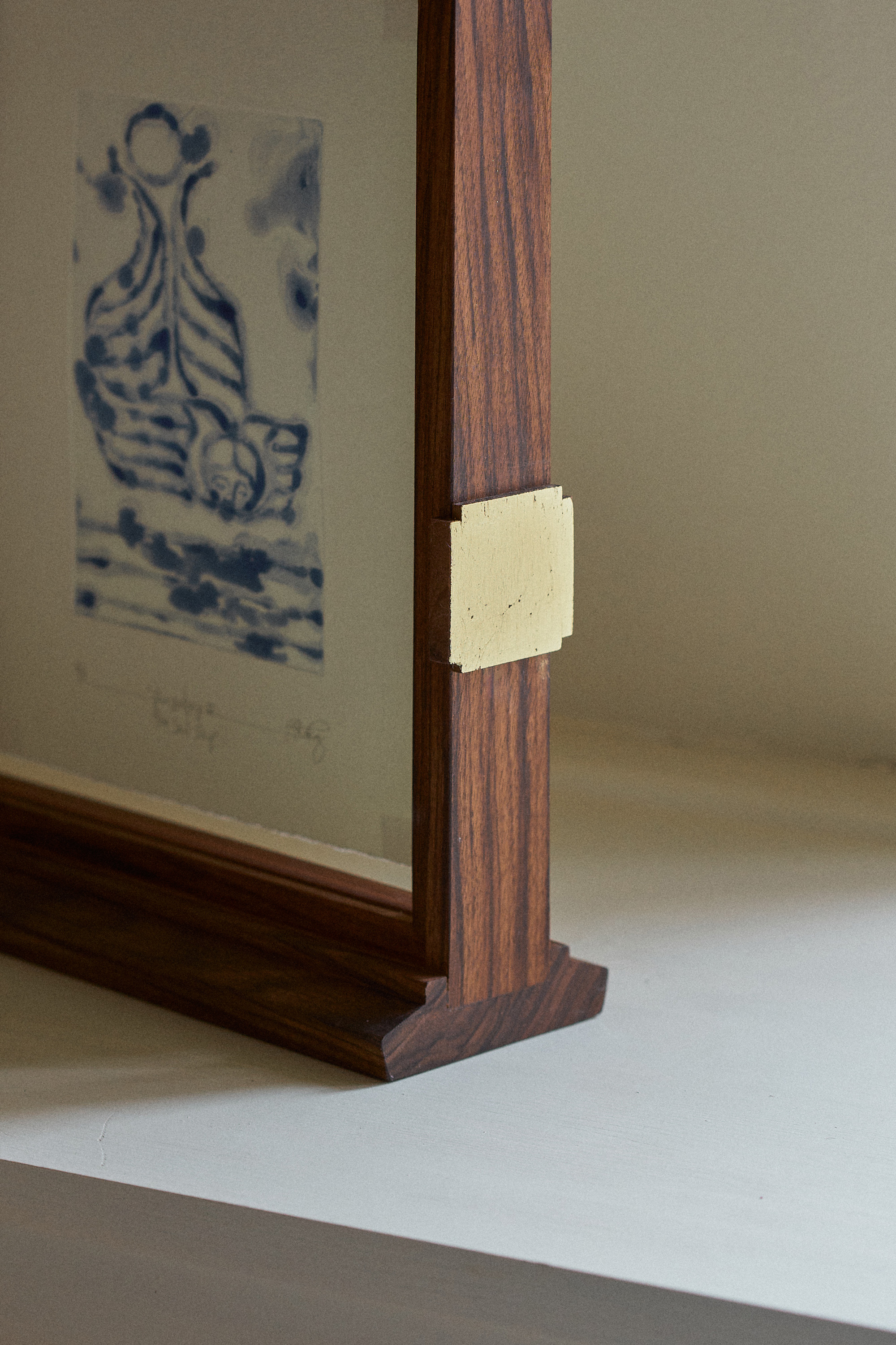 Cassetta has created a limited number of customised frames, designed by Mentze Ottenstein for Alexander Tovborg series of etchings based on Purgatory, the second and middle book of Dante Alighieri’s Divine Comedy.