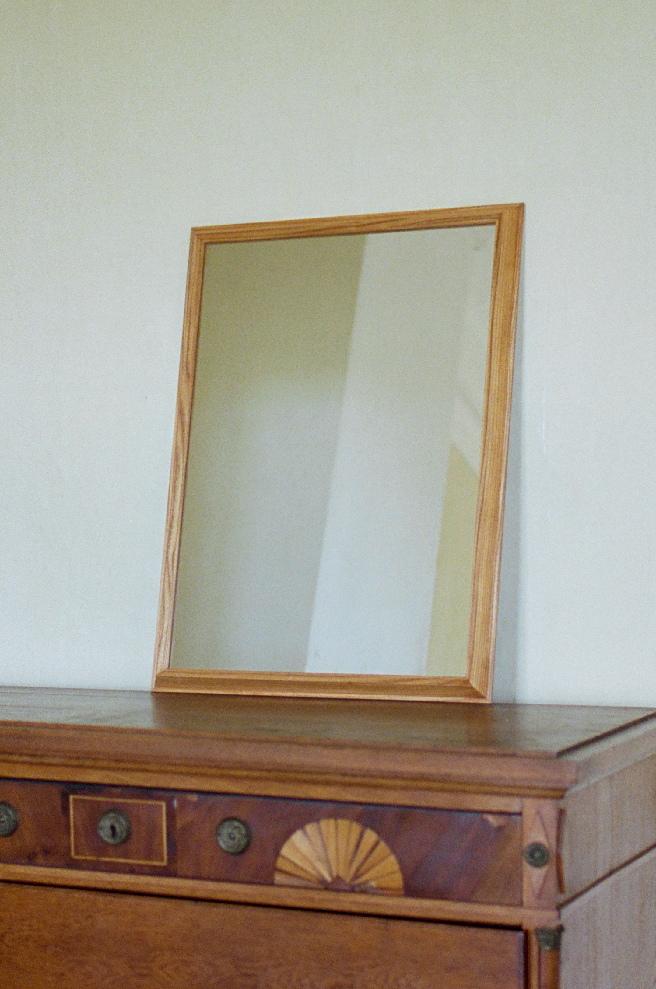 MO2 – Large mirror – Elm